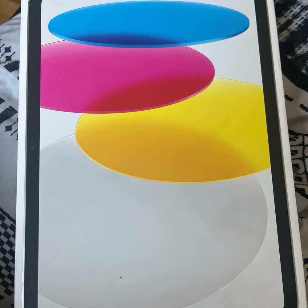 NEW Apple iPad in Sleek Silver